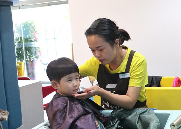 小儿郎儿童理发店